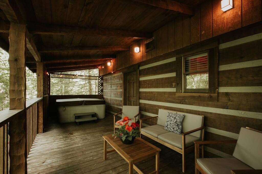 Southern Oak Cabin - Newly Remodeled - Close To All Attractions Sevierville Exterior photo